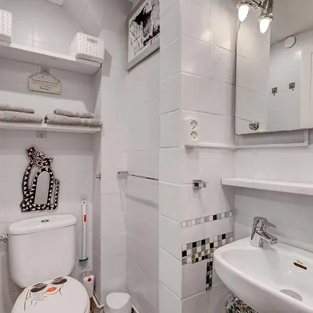 Historic Building, Centrally Located, Close To Eve *