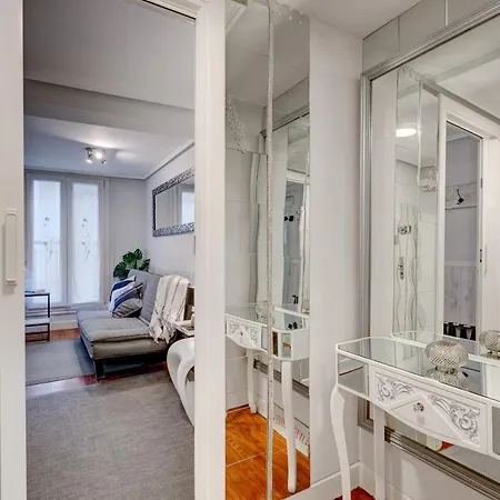 Historic Building, Centrally Located, Close To Eve * San Sebastián