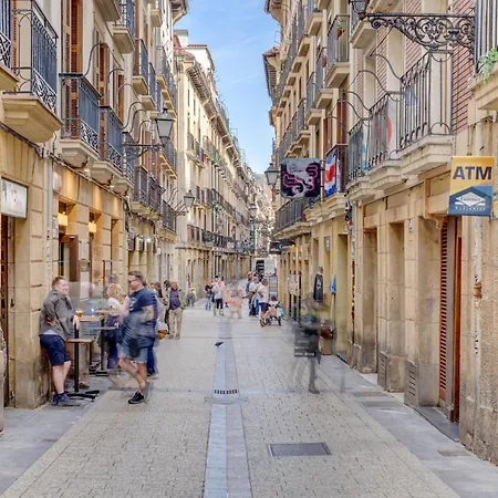 Apartment Historic Building, Centrally Located, Close To Eve *